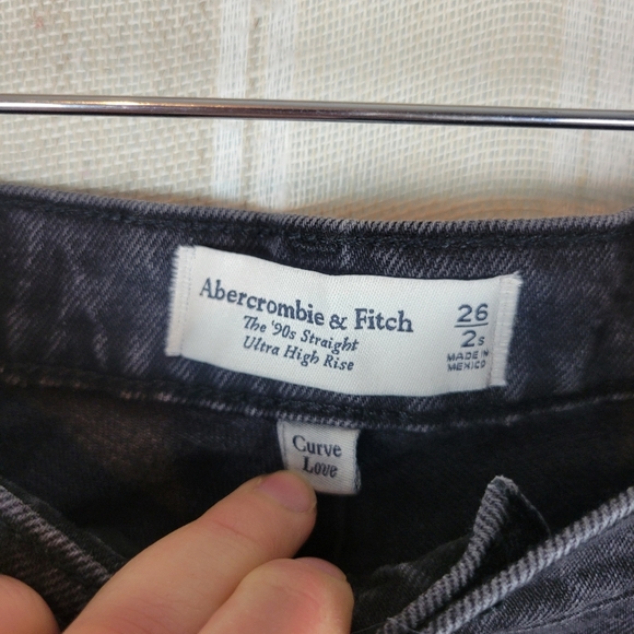 Abercrombie & Fitch Curve Love The 90s Straight Ultra High Rise Jeans Size 26/2s - Picture 7 of 9
